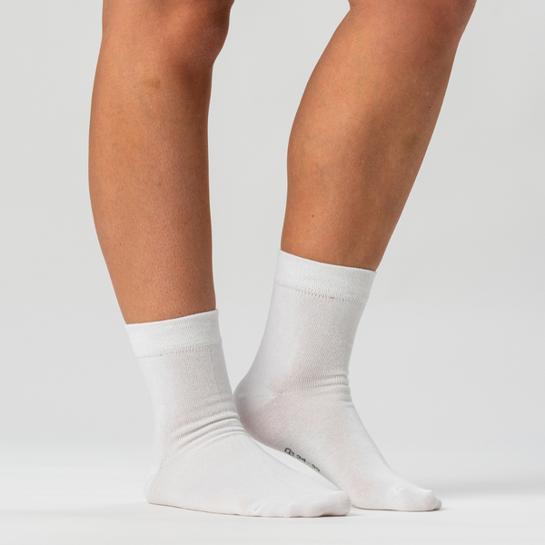 10 pairs of bamboo socks low cut white