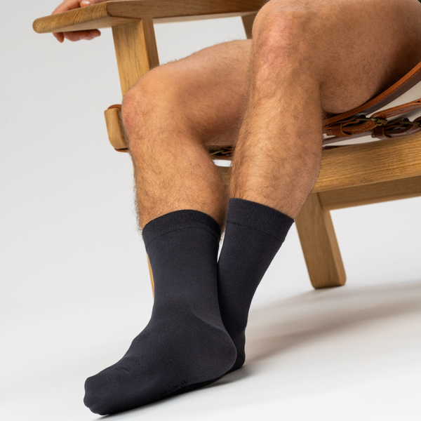 5 pairs of dark gray bamboo socks