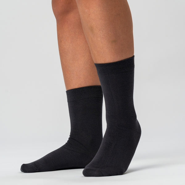 5 pairs of dark gray bamboo socks