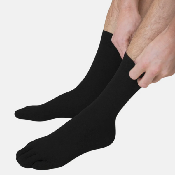 7 pairs of bamboo socks in black