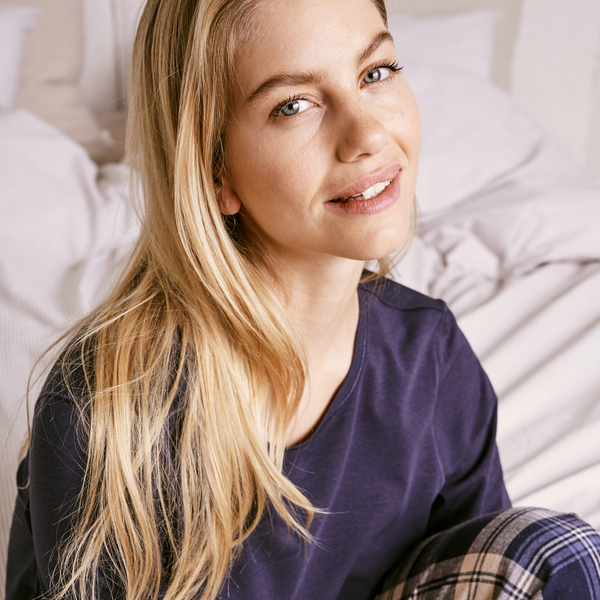 Navy long sleeve bamboo T-shirt with round neck