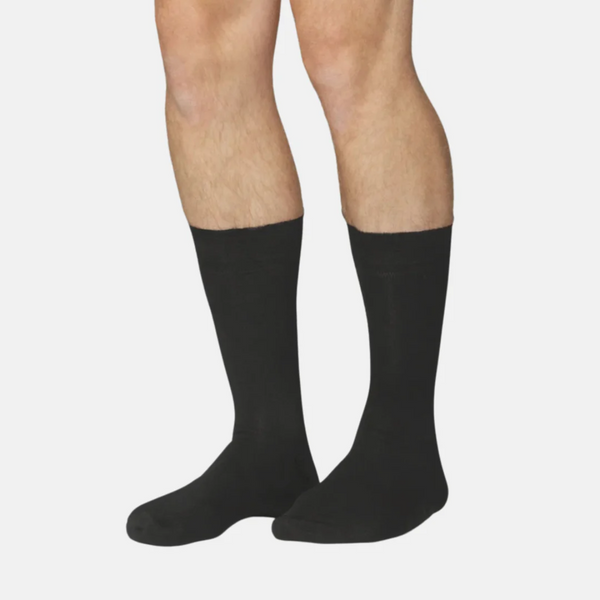 7 pairs of bamboo socks in black