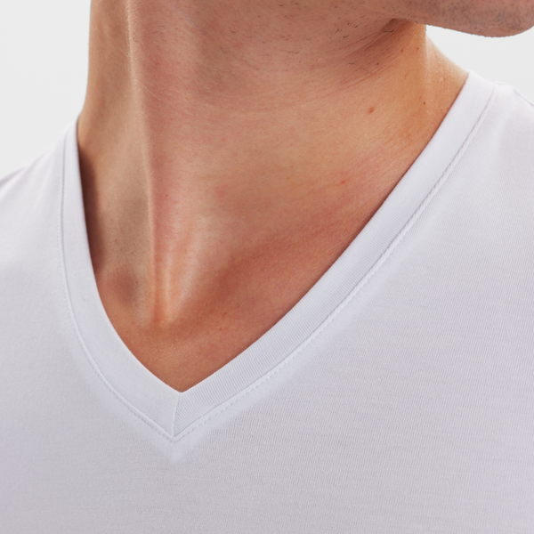 2 white slim fit bamboo v-neck T-shirts