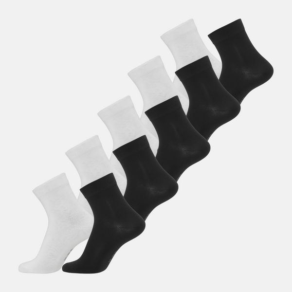 10 pairs of bamboo socks low cut black/white